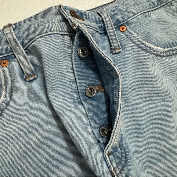 Madewell Relaxed Denim Shorts in Cedarcroft Wash 29 - Picture 6 of 15